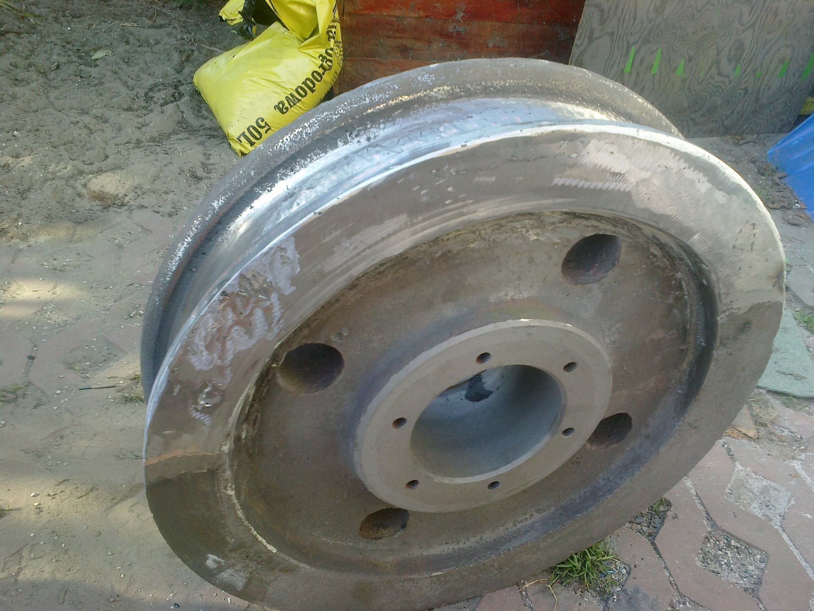 koło żeliwne do muzeum do hangaru o.p.lot.