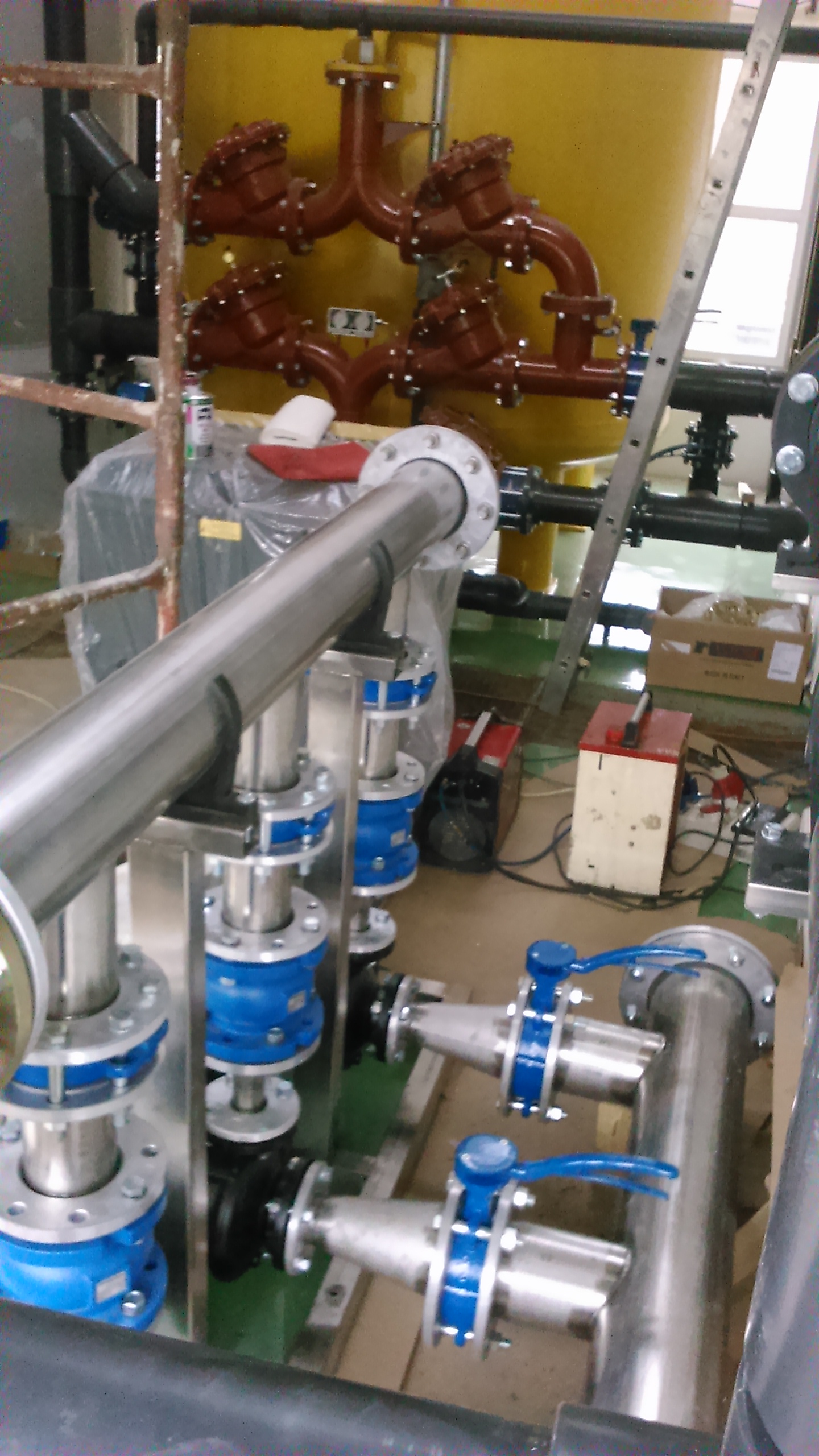 zestaw pompowy w trakcie budowy