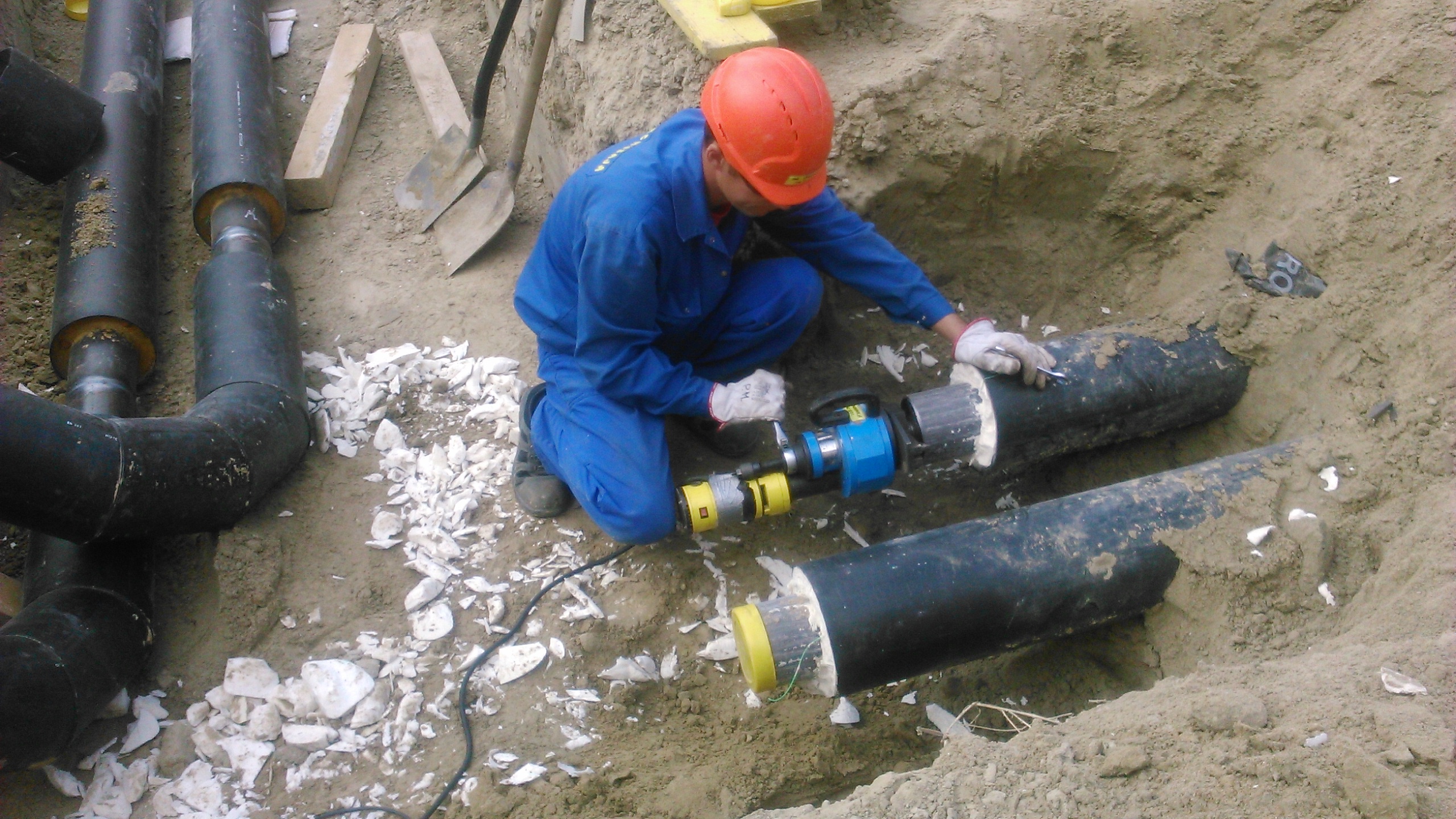 monter z ukosowarką